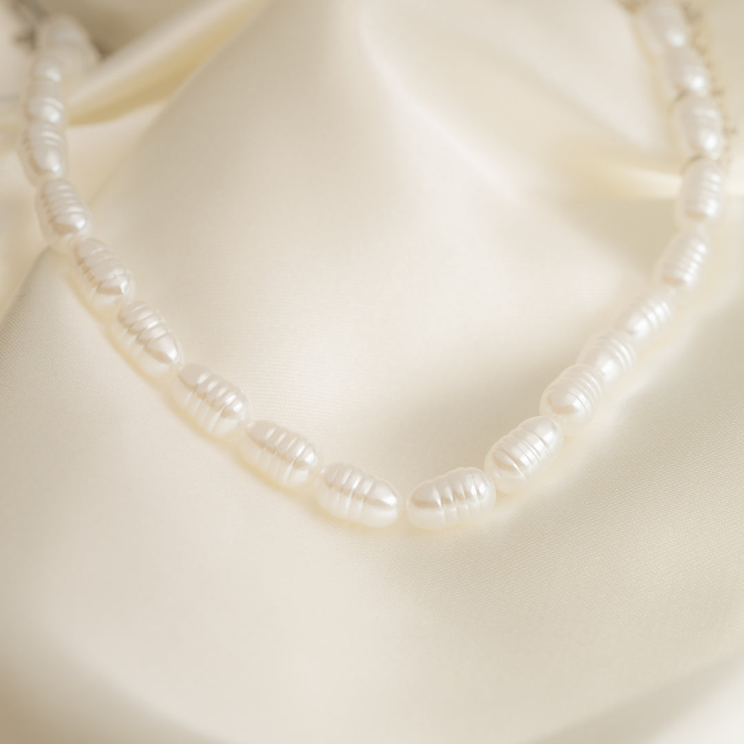 Asymmetry Chain Pearls Necklace