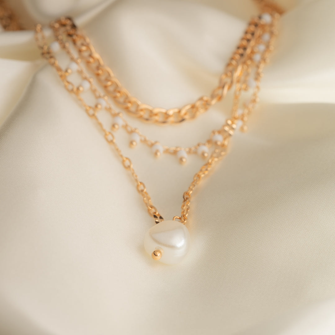 Bohemian Pearl Pendant Necklace