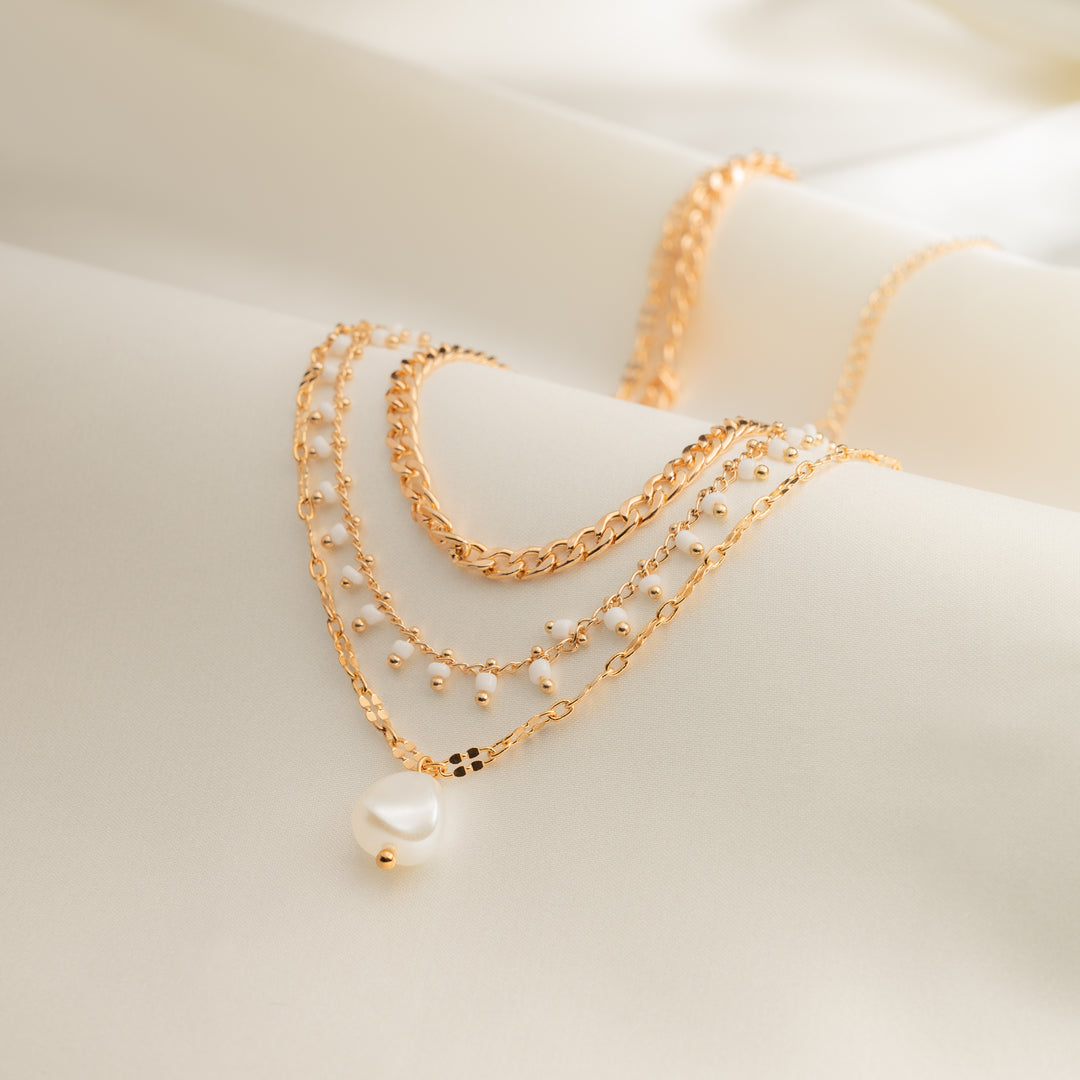 Bohemian Pearl Pendant Necklace